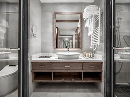 Yangshuo Picturesque Resort - Free Train Station Pick Up