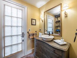 Charming 3 Bedroom House in North York