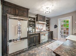 Charming 3 Bedroom House in North York