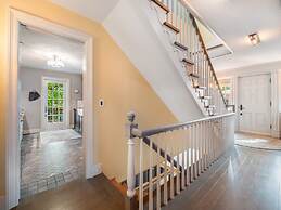 Charming 3 Bedroom House in North York