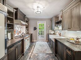 Charming 3 Bedroom House in North York