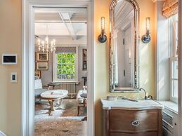 Charming 3 Bedroom House in North York