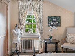 Charming 3 Bedroom House in North York