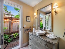 Charming 3 Bedroom House in North York