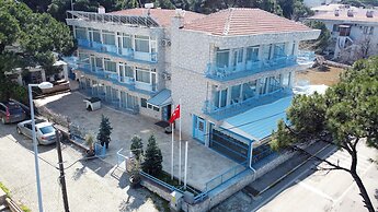 Ayvalık Mavi Çam Otel
