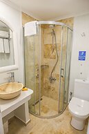 Ayvalık Mavi Çam Otel