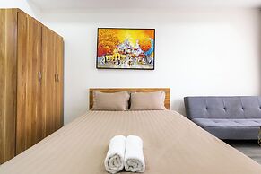 Helios Rivergate Apartment