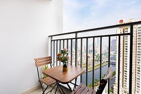 Helios Rivergate Apartment