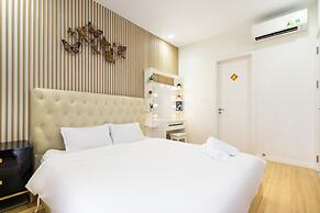 Helios Rivergate Apartment