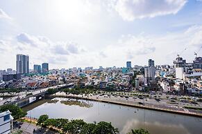 Helios Rivergate Apartment