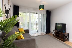 Deluxe South Central Apartment