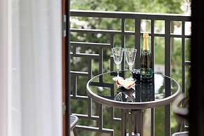 Maestro Address Hotel