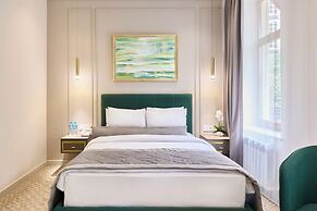 Maestro Address Hotel