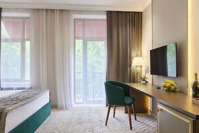 Maestro Address Hotel