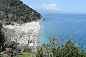Ovrios Stone House Pelion