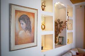 Venia House Marathos