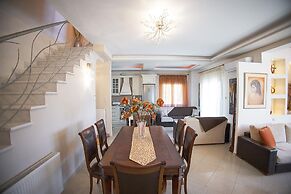 Venia House Marathos