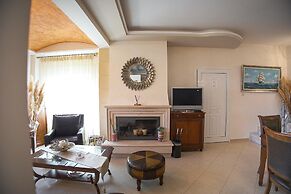 Venia House Marathos