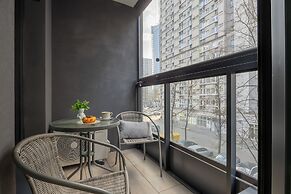 Grzybowska Apartment by Renters Prestige