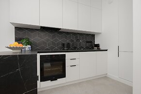 Grzybowska Apartment by Renters Prestige