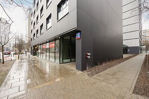 Grzybowska Apartment by Renters Prestige