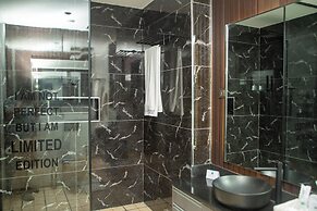 BRICKSPOINT BOUTIQUE APARTHOTEL ASOKORO