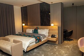 BRICKSPOINT BOUTIQUE APARTHOTEL ASOKORO