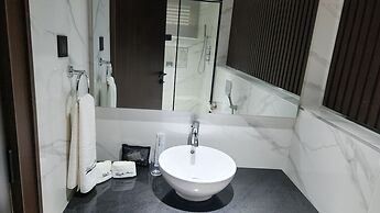 BRICKSPOINT BOUTIQUE APARTHOTEL ASOKORO