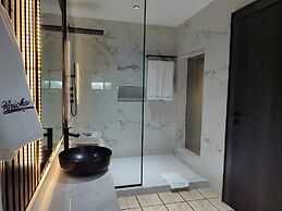 BRICKSPOINT BOUTIQUE APARTHOTEL ASOKORO