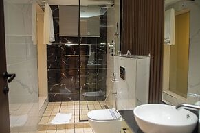 BRICKSPOINT BOUTIQUE APARTHOTEL ASOKORO