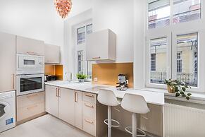Lovely Apartment by National Museum