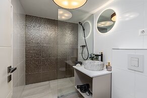 Lovely Apartment by National Museum