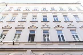 Lovely Apartment by National Museum