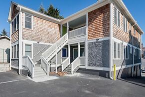 Downton Annie Apartment Three 2BD 1BA Parking