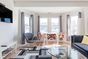 Downton Annie Apartment Three 2BD 1BA Parking