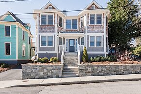 Downton Annie Apartment Three 2BD 1BA Parking