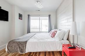 Downton Annie Apartment Three 2BD 1BA Parking