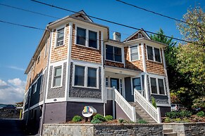 Downton Annie Apartment Three 2BD 1BA Parking