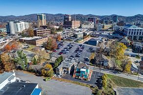 Downton Annie Apartment Three 2BD 1BA Parking