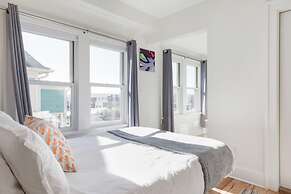 Downton Annie Apartment Three 2BD 1BA Parking