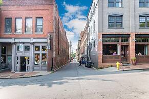 High-design Loft on Historic Alley Park Free