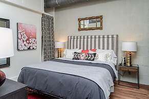 High-design Loft on Historic Alley Park Free