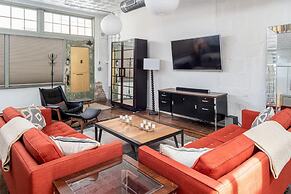 High-design Loft on Historic Alley Park Free