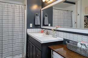 High-design Loft on Historic Alley Park Free