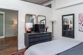 High-design Loft on Historic Alley Park Free