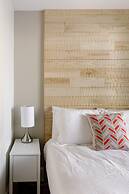 Downton Annie Apartment Two 2BD 1BA Parking