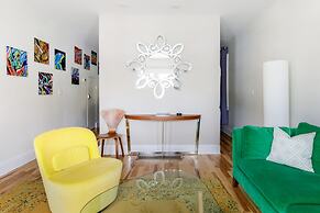 Downton Annie Apartment Two 2BD 1BA Parking