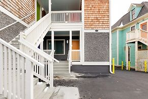 Downton Annie Apartment Two 2BD 1BA Parking