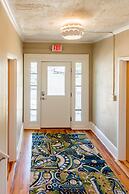Downton Annie Apartment Two 2BD 1BA Parking