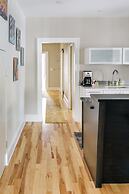 Downton Annie Apartment Two 2BD 1BA Parking